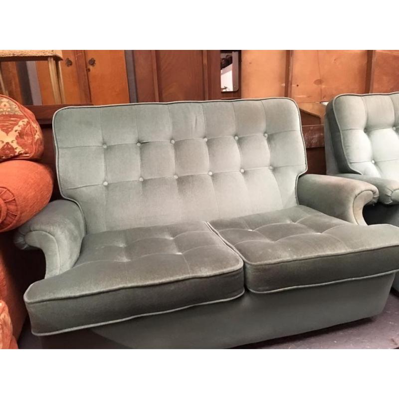 RETRO BUTTON BACK SETTEE + CHAIR - LOVELY SHAPE!