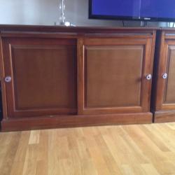 Retro sideboard with pull-out shelf