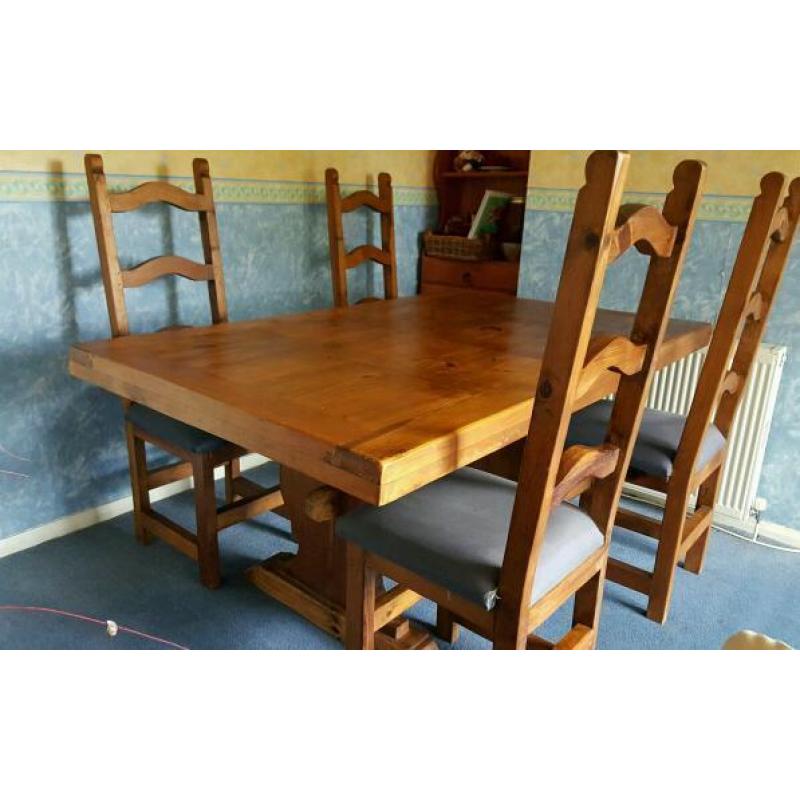 Sold Oak Table /Chairs