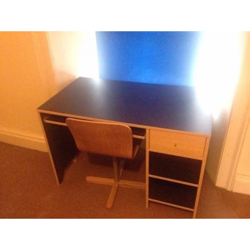 Great sized desk