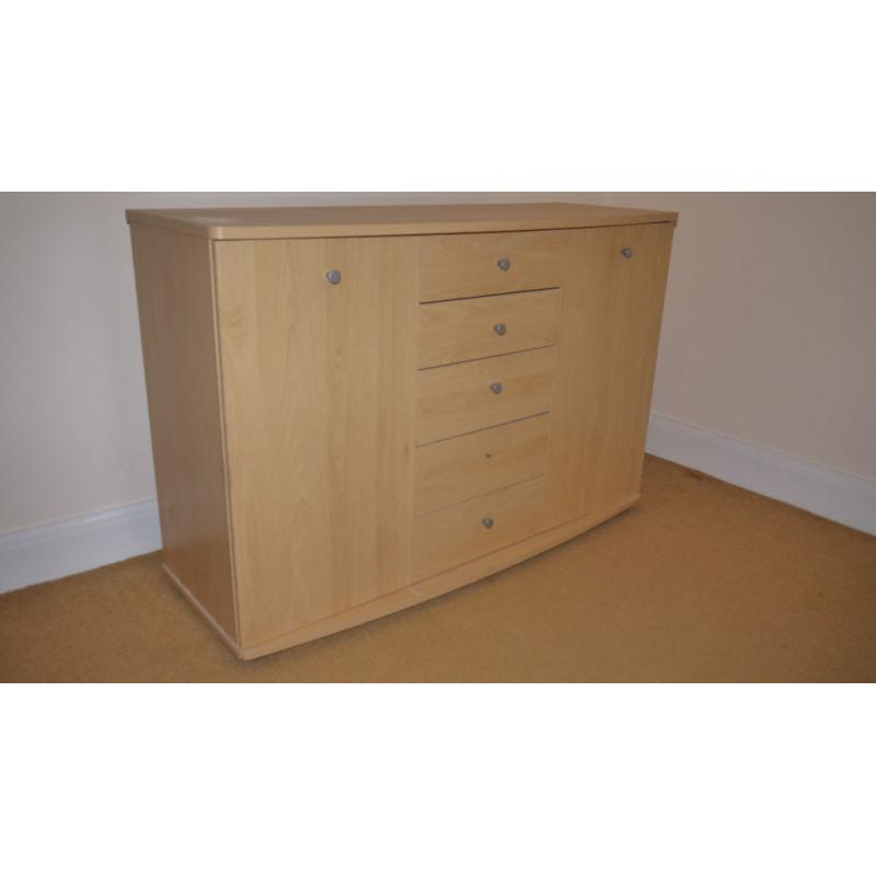 Chest of drawers unit with cupboard for bedroom or lounge use