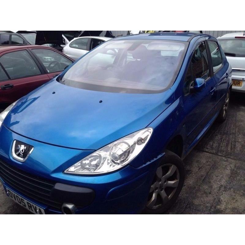 2005 PEUGEOT 307 SE HDI 5 DOOR HATCH BLUE KFMD CODE - 1.6 DIESEL ENGINE - 9HX BREAKING SPARES PARTS