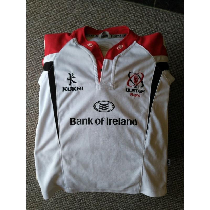 Ulster Rugby top to fit age 8