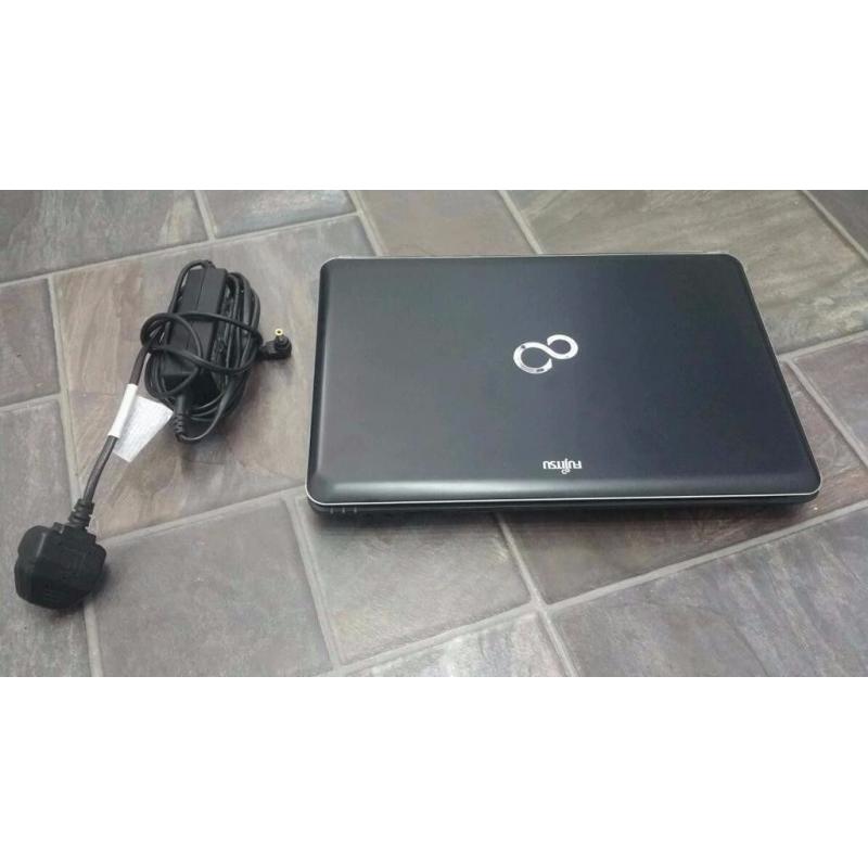 Fast Lightweight Fujitsu LifeBook LH531 Intel Core i3 2.30 GHz 8GB RAM 120GB SSD Tablet Laptop PC