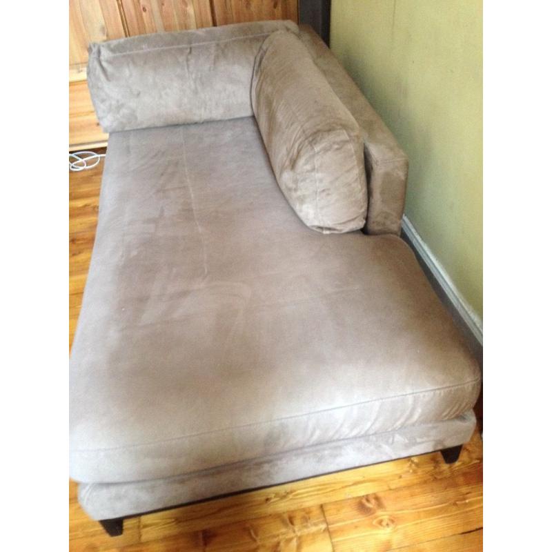 Great guest bed - Comfortable Daybed / sofa tan colour