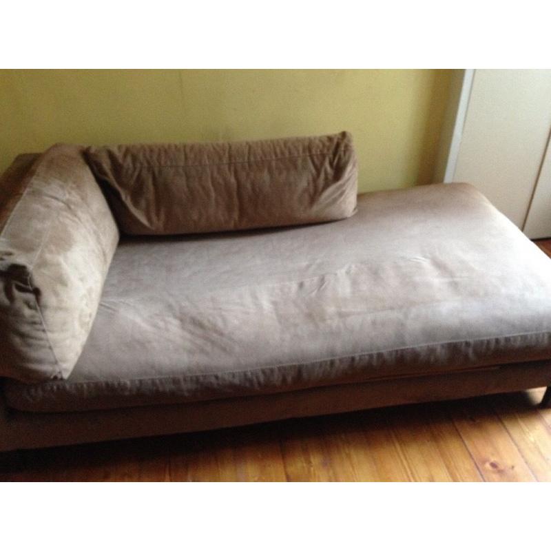 Great guest bed - Comfortable Daybed / sofa tan colour