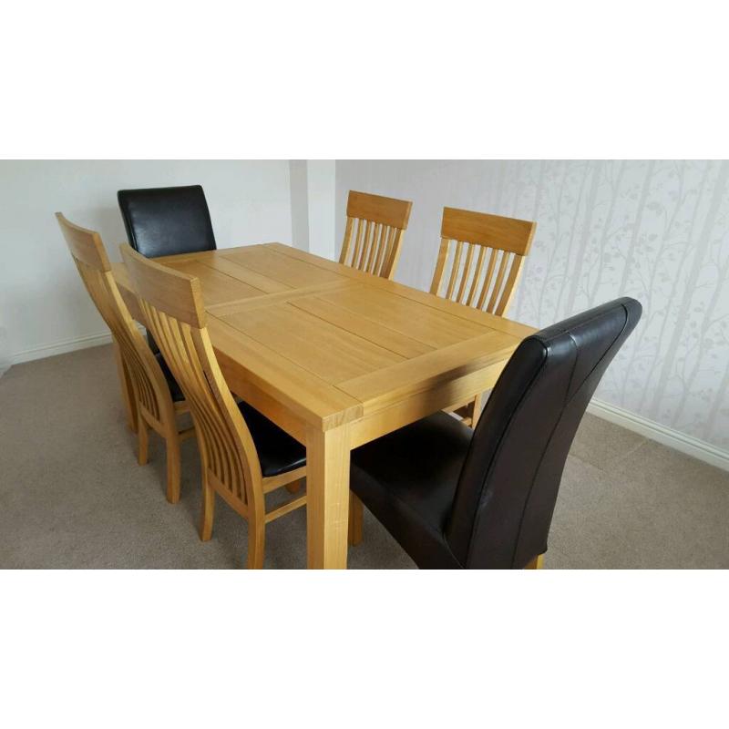 Oak Dining Table and 6 Chairs