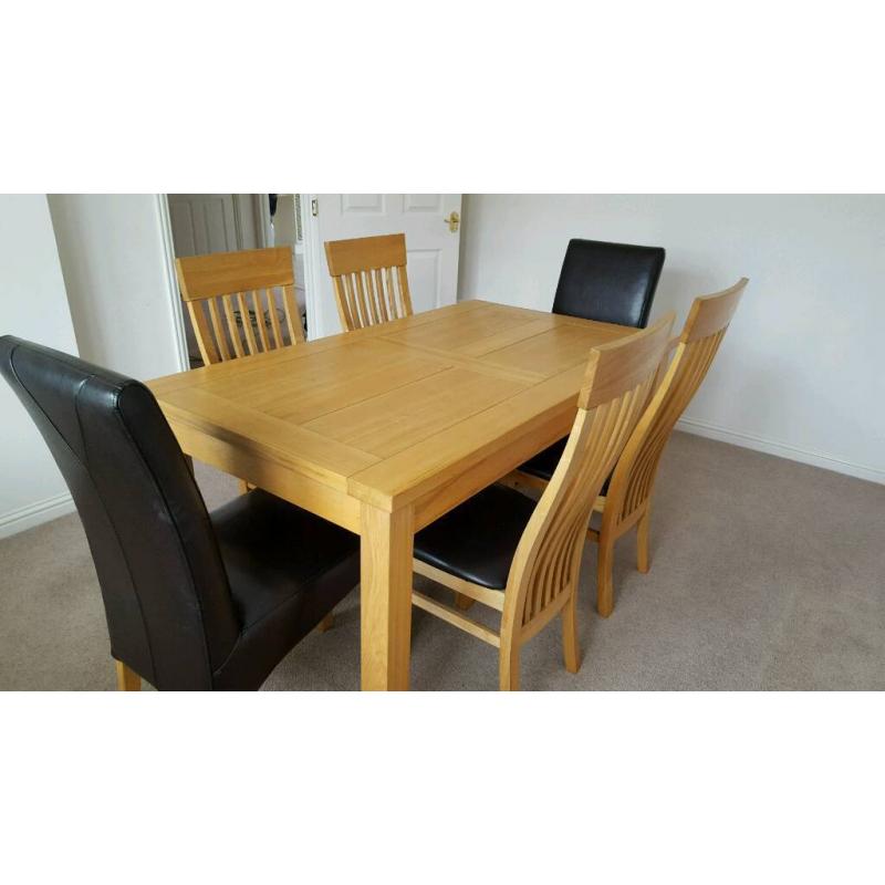 Oak Dining Table and 6 Chairs