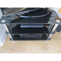 BLACK GLOSSY GLASS TV STAND WITH CHROME LEGS - 32" (POSS 34") GC