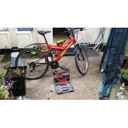 Mountain bike good condition, and cycle tool kit never used